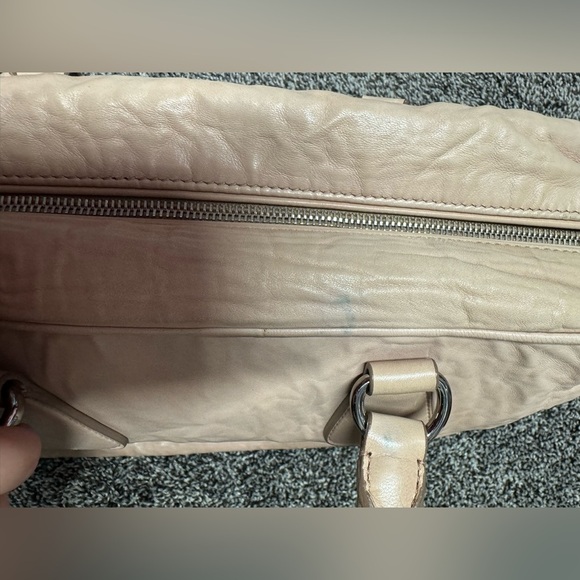 🚨SALE🚨 Prada leather handbag - Picture 9 of 17